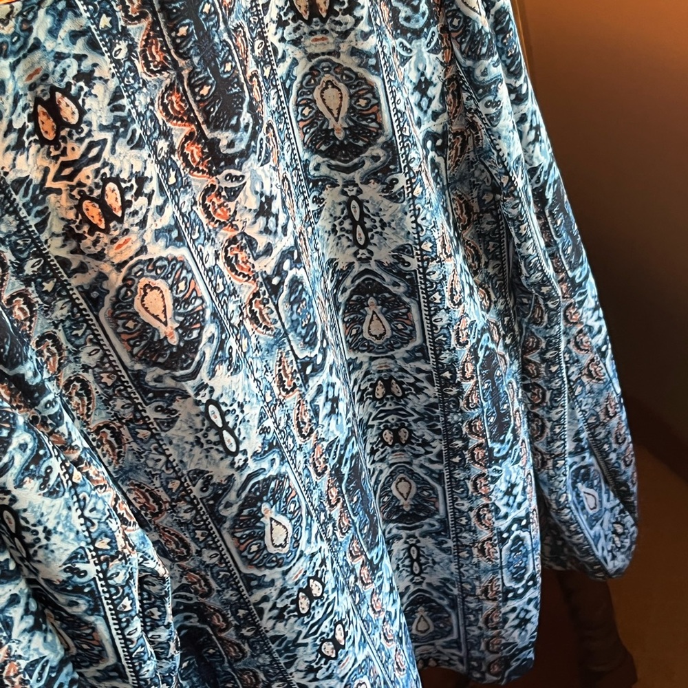 Blue patterned blouse - Picture 3 of 3